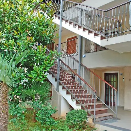 Branko With Free Parking Apartment *